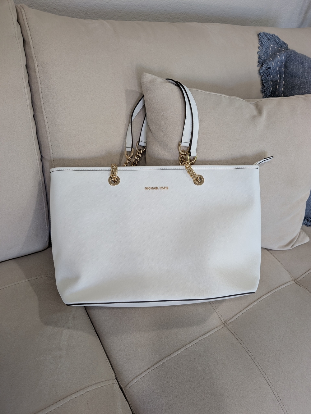 Authentic Michael Kors White Jet Set Chain Handle Tote, LIKE NEW